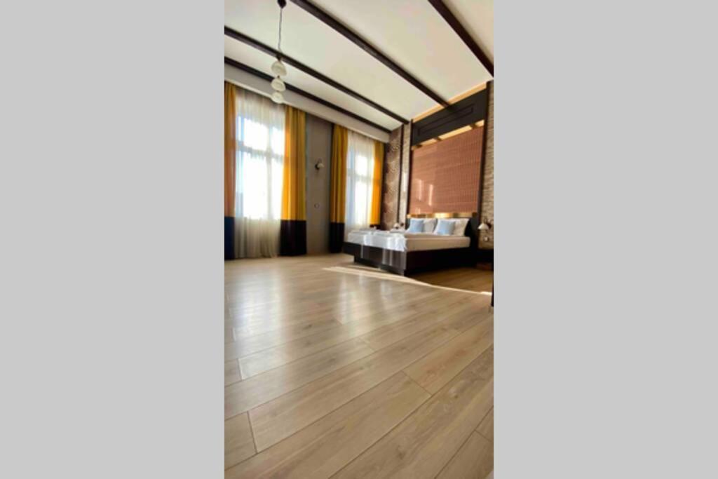 Safari Royal Apartment Nagyvárad Kültér fotó